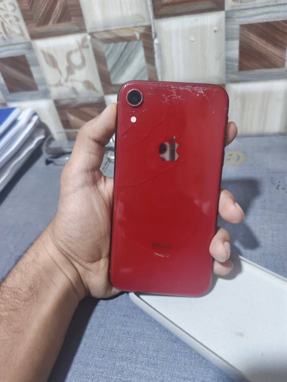 السلام عليكم
‎أيفون Xr لون احمر وبمساحة تخزين 256GB وبطارية 80 البلاد
‎التلفون مبدل ب
‎شاشة بوحدة اصلية تفصيخ وفوكاها لزكه حماية درجة مضللة
‎التلفون مقفول ايكلود تكدر تفتحه عند اي محل ب20 الف
‎السعر 100 الف دينار وبي مجال للطيبين 
الموقع في البصرة الزبير
‎للتواصل واتساب فقط
‎*********** 
‎
