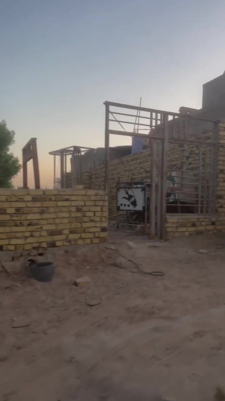 هيكل للبيع
المساحة : ١٠٠ متر ركب 
العنوان: حي ميسان شارع الشيوخ 
مشمولة بالطابو 
ماء و مجاري جاهزة 
الارضية : صب كونكريت 
الجدران : طابوق 
الحديد : جدا ممتاز الثقيل 
للتواصل واتساب :***********
