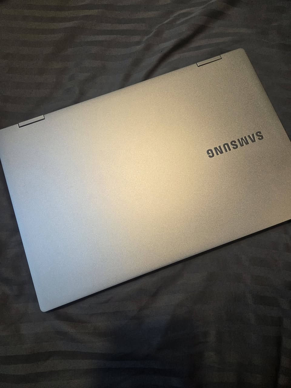 للبيع لابتوب سامسونج نوت بوك  ٩ برو 
نظيف جدا وبحالة ممتازة 
بغداد / شارع فلسطين
