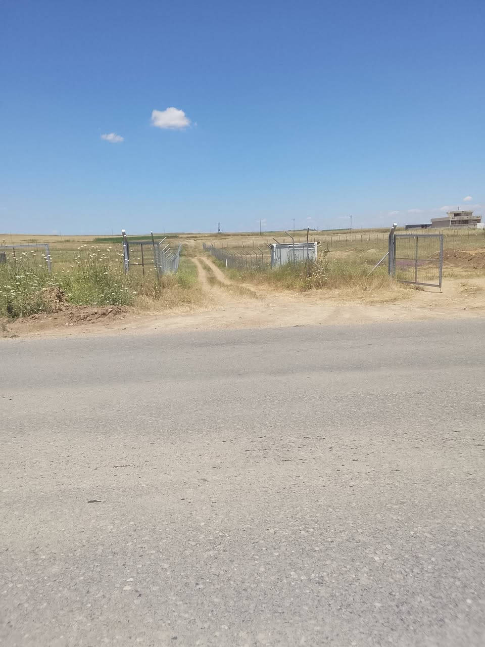 يوجد لدينا دونم على طريق منشأة الجابر
اسيا ***********
