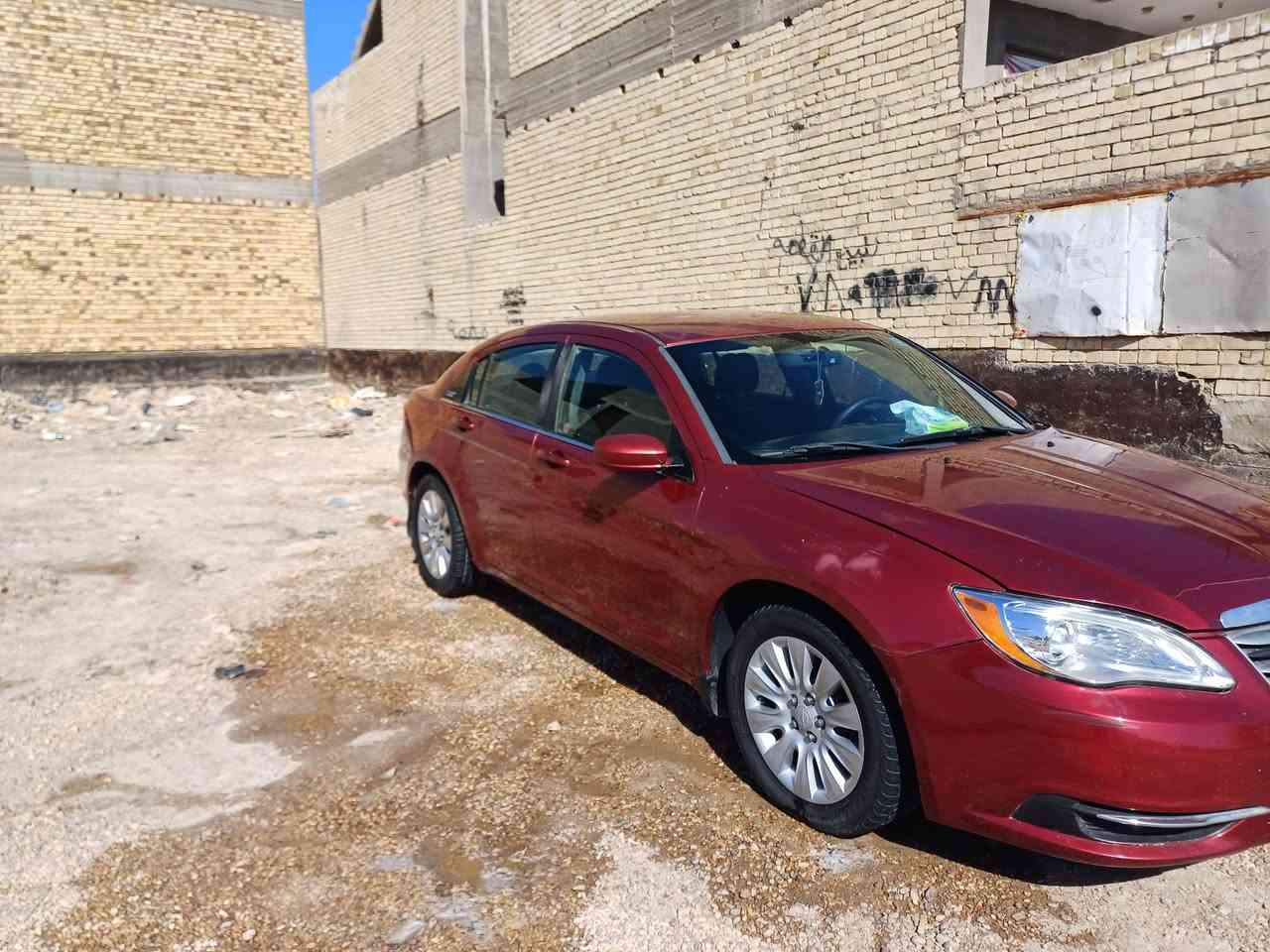 سي ٢٠٠ موديل ٢٠١٣ رقم بابل انكليزي بسمنه السياره بدون حادث ولا ضربه عندي البنيد صار بيه جراد ورشيته بدون فتح ولا تبديل فقط مكينه ٢٤٠٠ سياره جاهزه من كلشي مكينه وكير وتبريد وحداديه وتخم تاير كله مكفول مكانه بلحله المركز السعر  ٧٥ للاستفسار ***********
