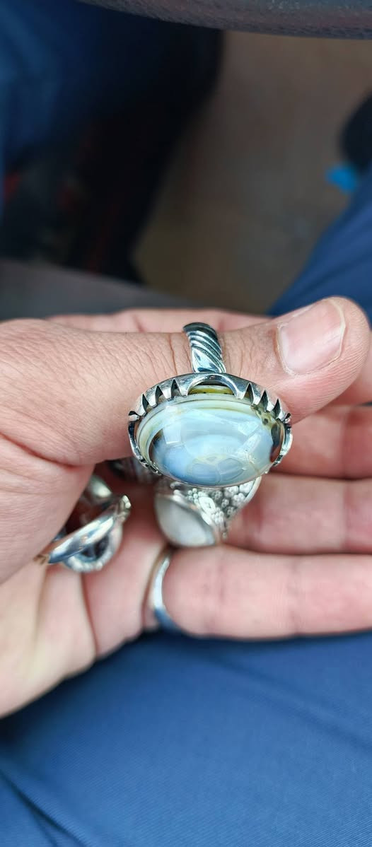 للبيع اتصل وتدلل ***********بغداد مكاني
