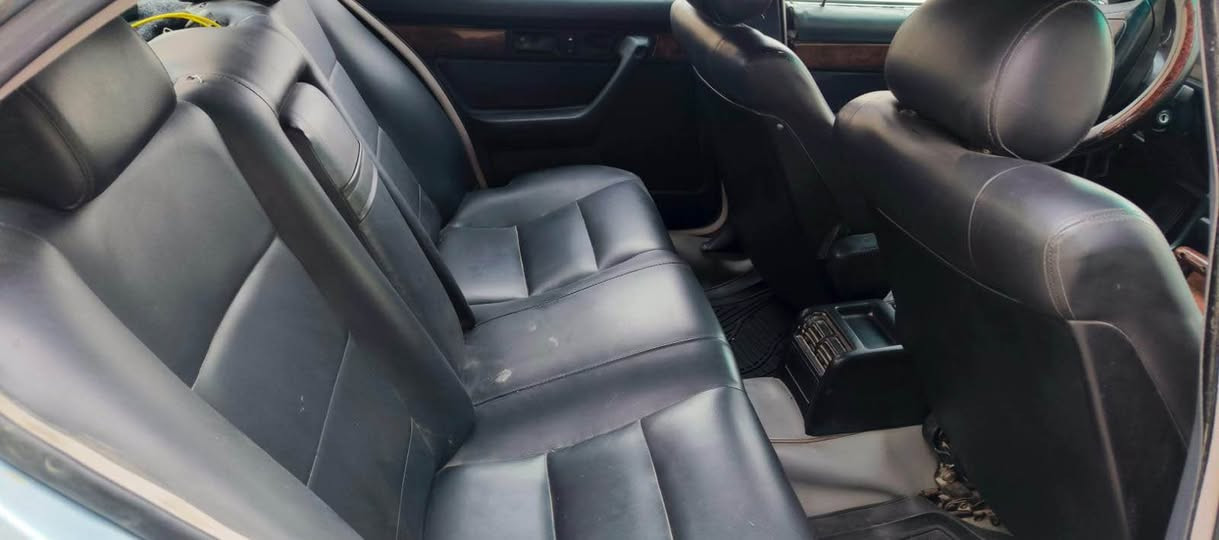 بي ام 525 (E34) موديل 1992 - للبيع بحالتها الحالية

المحرك مسكر عدل 2500 بحالة جيدة جداً 6 سلندر 
الكير بحالة جيدة جداً وما بيه مشاكل
أربع جامات كهرباء والسنتر لوك جديد وفتحة السقف شغالة 
تخم تاير نظيف 
الكشنات جلد الغرفة تحتاج شوية ترتيب واعتناء
السيارة بيها ضربة باللغد (مصلحة) والشاصي سليم 
السنوية ساقطة وصاحبها موجود ومستعد للتحويل المباشر (باسمك فوراً)
نصبه السيارة تخبل

السيارة محتاجة شوية نفضة واهتمام من صاحب نصيبها والسعر مراعي بيه حالتها 
السعر: 37ورقة وقابل للتفاوض المعقول للشراي
للتواصل واتساب *********** النجف, العراق
