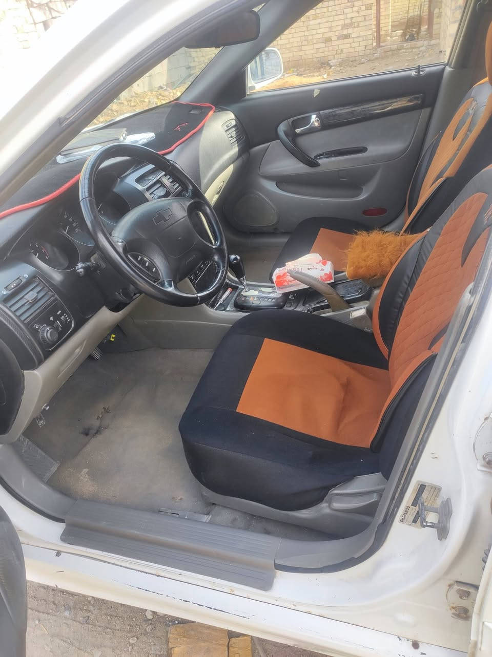 السلام عليكم 
شوفرليت ابيكا كوري موديل ٢٠٠٦ رقم بغداد انكليزي بأسمي جاهزه من كلشي
 مكفولة من الضربة 
تدفئة وتبريد 
گير ومحرك شرط
 كهربائيات كلها شغالة 
سنوية لغاية ٢٠٣٠ 
بيع او مراوس بخصوصي حسب القناعة للتواصل ***********
غير متواجد على النت السعر المطلوب ٥٥ ورقة قابل للتفاوض
