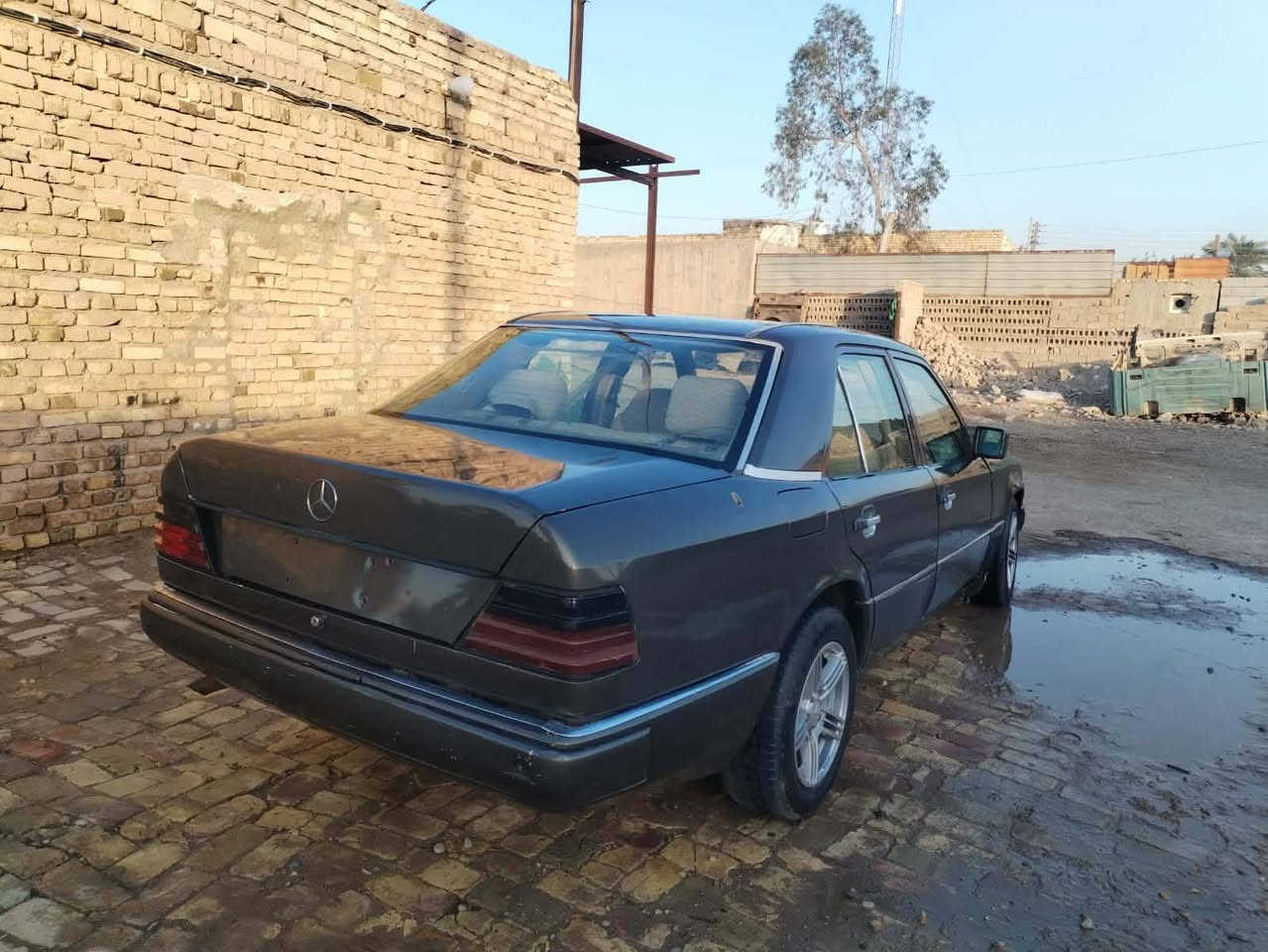 مرسيدس دب
بدون أرقام 

مكينه بطه 

***********
