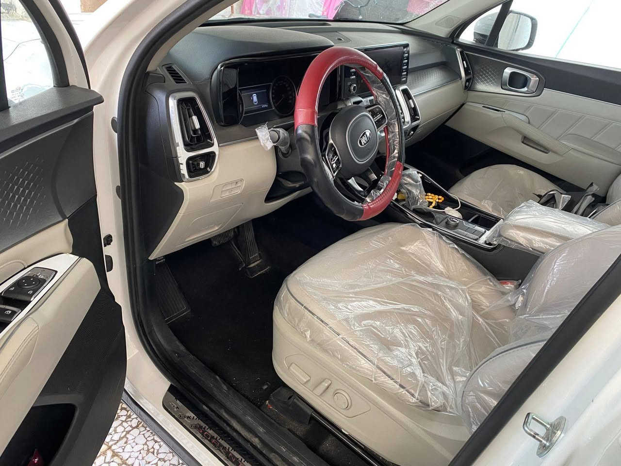 السلام عليكم ورحمة الله وبركاتة 
سورنتو 2021 وارد خليجي
محرك V6 ,3600
رقم بغداد انگليزي باسمي السياره
سياره كفاله عامه جديده 
عدا بيه بارد بجنطه شي بصيط مامبين
وشويه بارد بالباب خلف السايق
كير محرك كفاله عامه من ايي شي 
السياره 7 راكب 
تبريد 3 قطع ثلج
داخل ابيض ملكي
السياره بصمتين 
بصمة دخول 
بصمة تشغيل 
تشغيل عن بعد 
صندوق كهرباء 
اربع وضعيات قيادة 
مانع انزلاق 
حساسات 360 درجه
جام أوتو 
كشنات كهرباء 
كشنات جلد 
مثبت سرعه 
شاحن لاسلكي 
وبعد بيه هواي مواصفات 
مكاني محافظةالنجف الاشرف 
السعر 275 
ماشيه 47 الف 
رقم الهاتف 
***********
