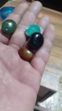 احجار • ٤ قطع