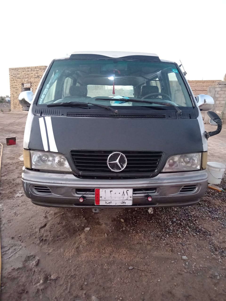 سلام عليكم استانه موديل ٩٦ سنويه لل٣١ أنكليزي  مصفره هيئه ومرور تخم تاير جديد جسور خير من الله باتري جديد بم جديد دواخله بلاديه حته الانارة شغاله بأضافه شاشه وسماعات  تبريد جديد وشغال  مكانه الديوانيه شباب سياره احله من الصوره عارضه ب٥٥ وبيه مجال   وهذه رقمي ***********
