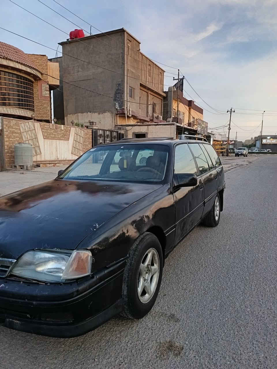 اوبل للبيع موديل 1993. رقم الانبار مشروع وطني سياره جاهزه من كلشي شواصي شركه  بعدهن مكفولان مكينه وكير وصدر واكسل مكفولات بشرط غرفته لك بعده سياره متخلي عليه كلشي ترايك وين متريد سعرهه ٢٥ وبيه مجال مكانه فلوجه تلفون *********** كورك 7505068571  سياره فتحه بيع او مراوس ترهم
