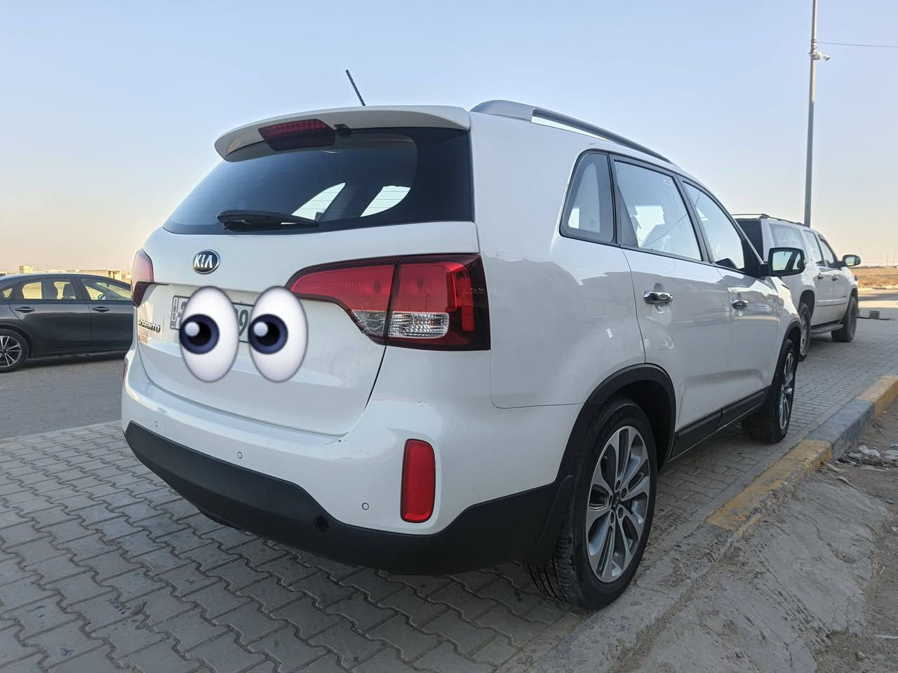 السلام عليكم
سورنتو 2014  شكل 2015
السياره فول مواصفات عدا البانوراما
رقم اسليمانيه باسمي تحويل بشرط
مكان السياره بغداد
السياره مكينه اربع اسلندر
اشاره بالمرايا
بدات كروم
بصمه ترحيب
تحكم ستيرن جهتين
تبريد ثلاث قطع
السياره كفاله عامه من الضربه والصبغ
داخل بيجي  
ويل كروم نيكل
رقم الموبيل
***********
السعر 175 بيها مجال بسيط
