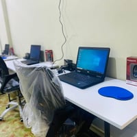 حاسبات نوع dell مواصفات   ذاكرة gigabyte 8  هارد ssd 256  شاشة 15  الم...