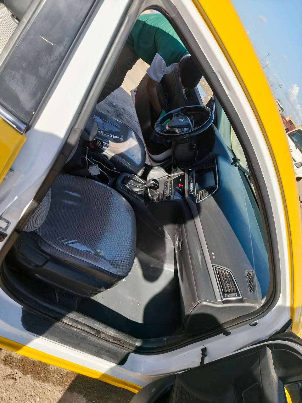 السلام عليكم 
لبيع الافنتي 2016
رقم بغداد 
فوال موصفات 
التحويل بل موصل شراط ***********
***********
