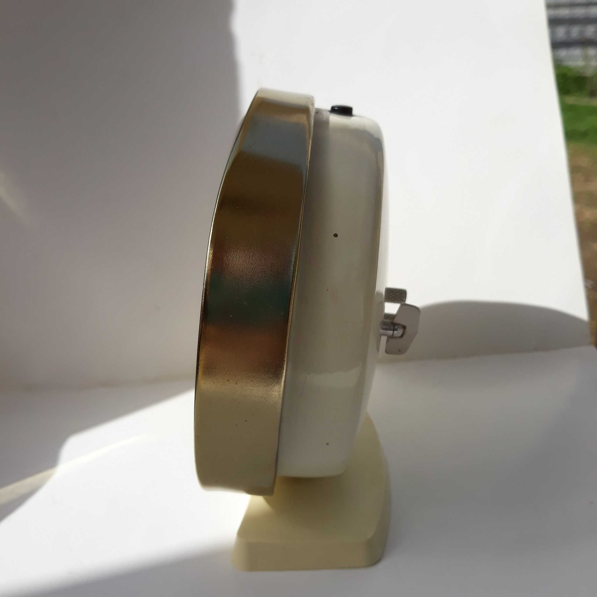 ساعة منضدية ستكلندية الصنع انتيكة تكويك  مع جرس عليها يخت بك بن الشهيرة ذات طول 12 سم و عرض 15 سم  

قطعة جميلة جدا 

مكفولة من اي عطل او خلل تعمل 100 % يوجد توصيل لكل محافظات العراق 

كما موضح في الصور و الفيديو 

السعر مباشرة على الخاص


**إذا كنت صاحب هذا الإعلان وتريد حذفه لأي سبب، رجاءا أرسل رسالة إلى الدعم الفني**