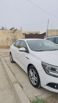 رينو ميكان موديل  2021 للبيع   سيارة بيها طخة بقبق البانزين خفيفة كلش ...