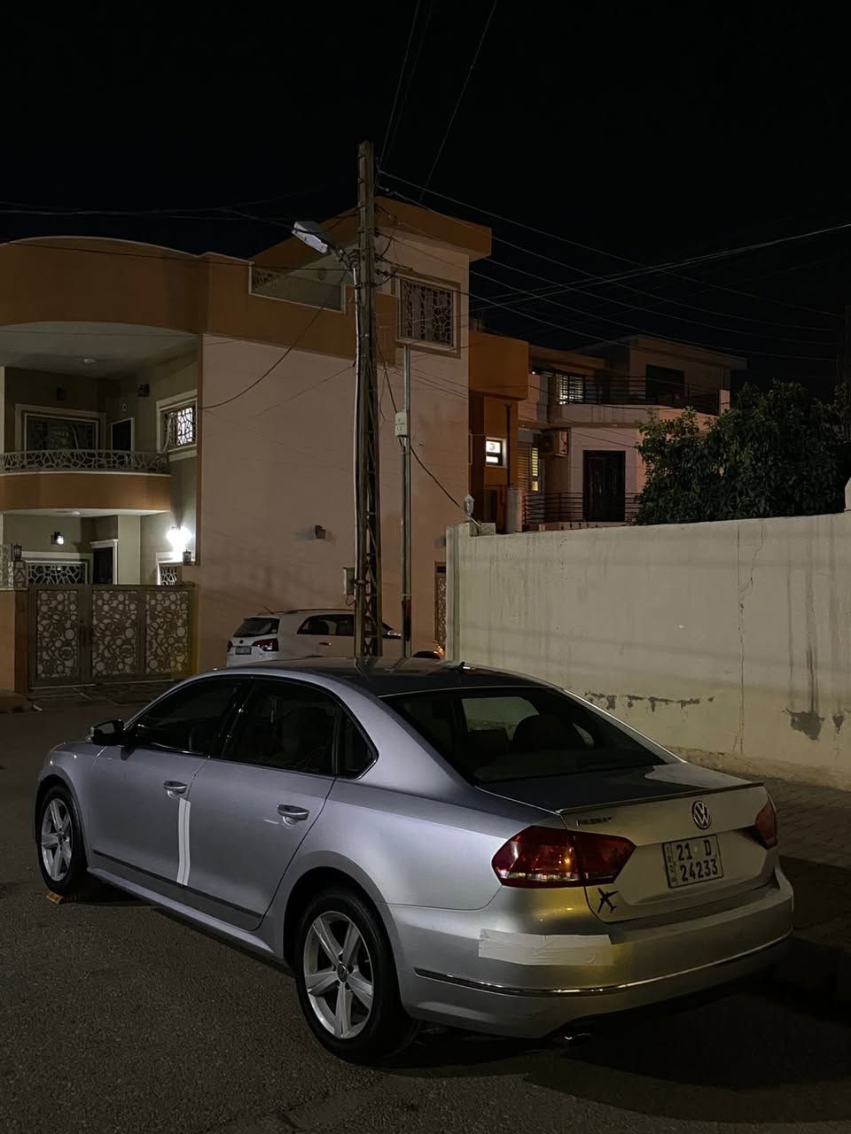 فولكسفاغن باسات 2015 

وارد خليجي 

الممشى 155km

المواصفات ملكي 1/1

7 مواصفات 

سنويه جديدة 

بطاقة بانزين 

الضرر صبغ جامرلغ خلفي وتبديل باب خلفي 

مكان سيارة كركوك حي الواسطي

السعر 15.900$ وبيها مجال 

للتواصل واتساب ***********
