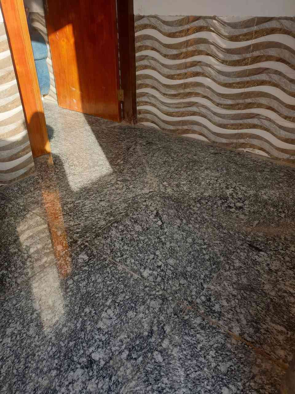 السلام عليكم للبيع مشتملات عدد 2  طابو صرف الانبار /حديثه الحي العسكري قرب جامع المجيد مساحة كل مشتمل 225م 
كل مشتمل يتكون من 4 غرف نوم  2 ارضي و2طابق ثاني واستقبال ومطبخ وصالة وصحيات داخليه الأرضية سيراميك والجدران للاستفسار الاتصال على الرقم التالي 

***********
‏***********
