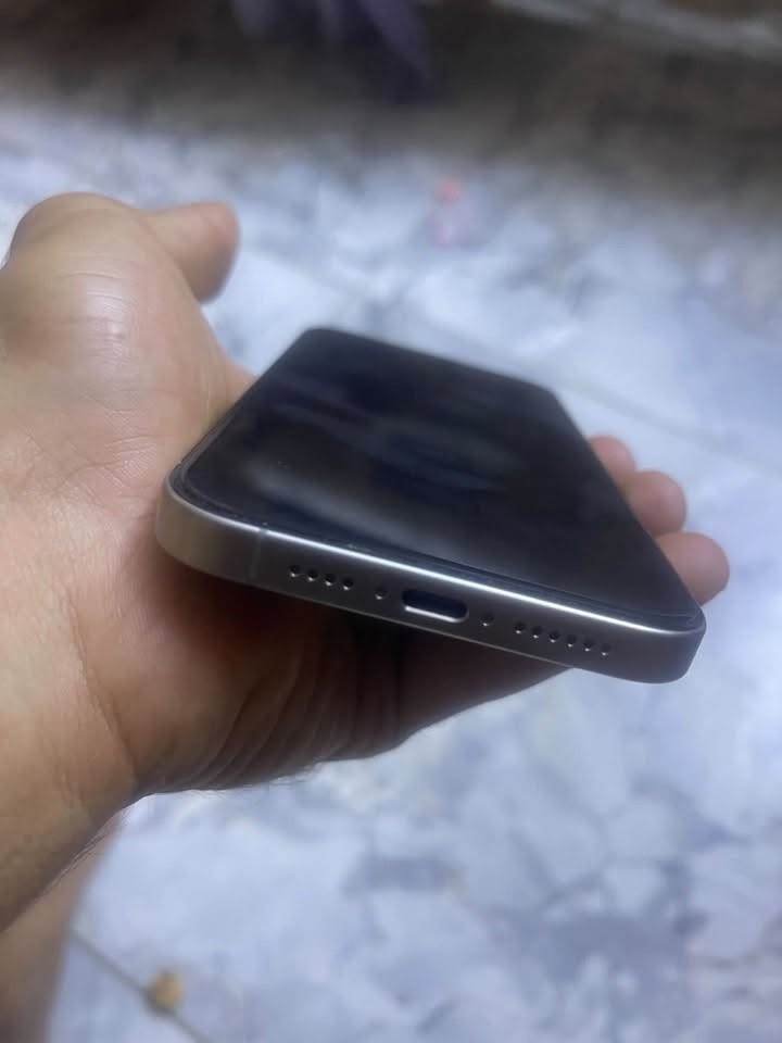 ايفون 15 برو ماكس للبيع كلش نضيف مكفول حتى من الشخط بطاريه 88 ذاكره 256 سعره مليون و50 الف قفل مكاني بغداد 
***********
