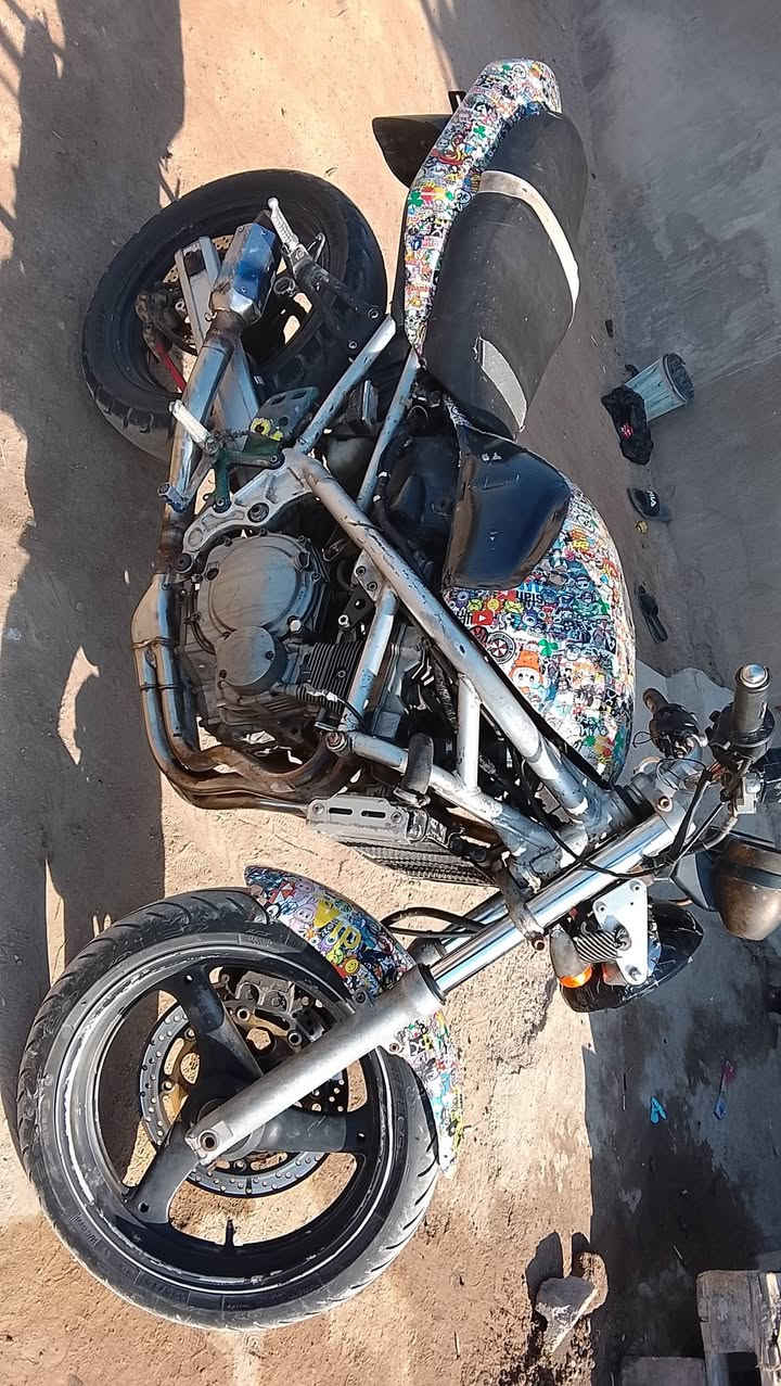 سلام عليكم دراجه ربع بانده دراجه شغاله عينه شغاله كيج النمر شغال بس يرادلها ترتيب ابيع كوم حديد تجي شغل وتروح سبب البيع صوت عالي مكاني بصرا كرمت علي *********** سهر 550 وبيها مجال بصيط مراوس حسب
