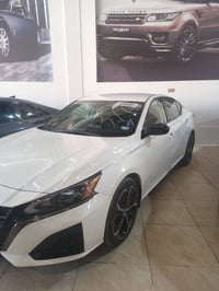 للبيع نيسان التيما 2024   فئة sr   عداد المسافة ٢١ الف ميل   تحكمات ست...