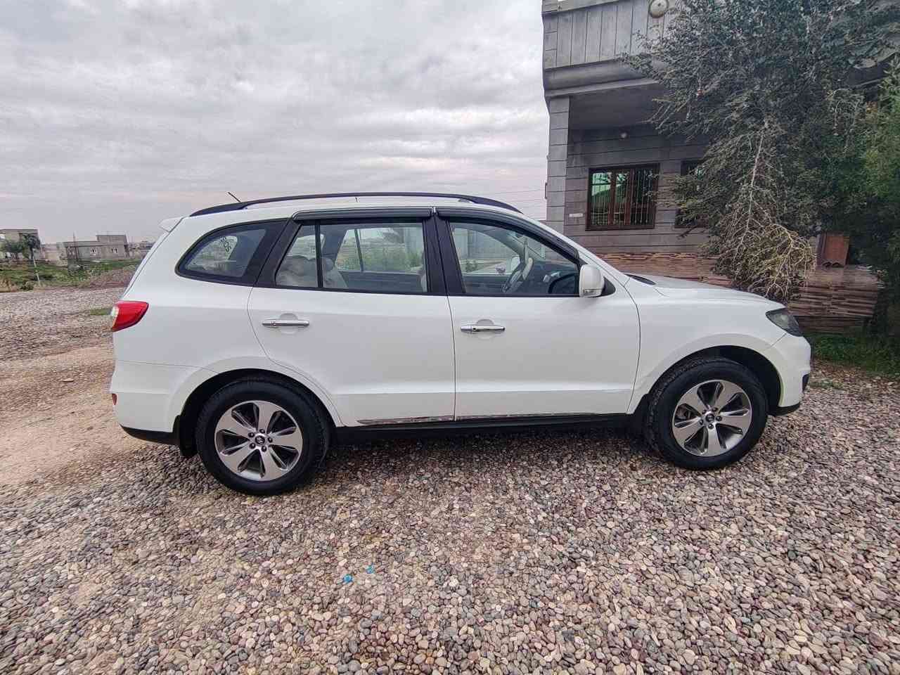 سنتافي موديل ٢٠١٢ خليجي فول واحد على واحد رقم اربيل دولي محرك ٤ بيها قطعتين ضرر السعر ١٤٥ بيهامجال هاذه رقمي ***********
