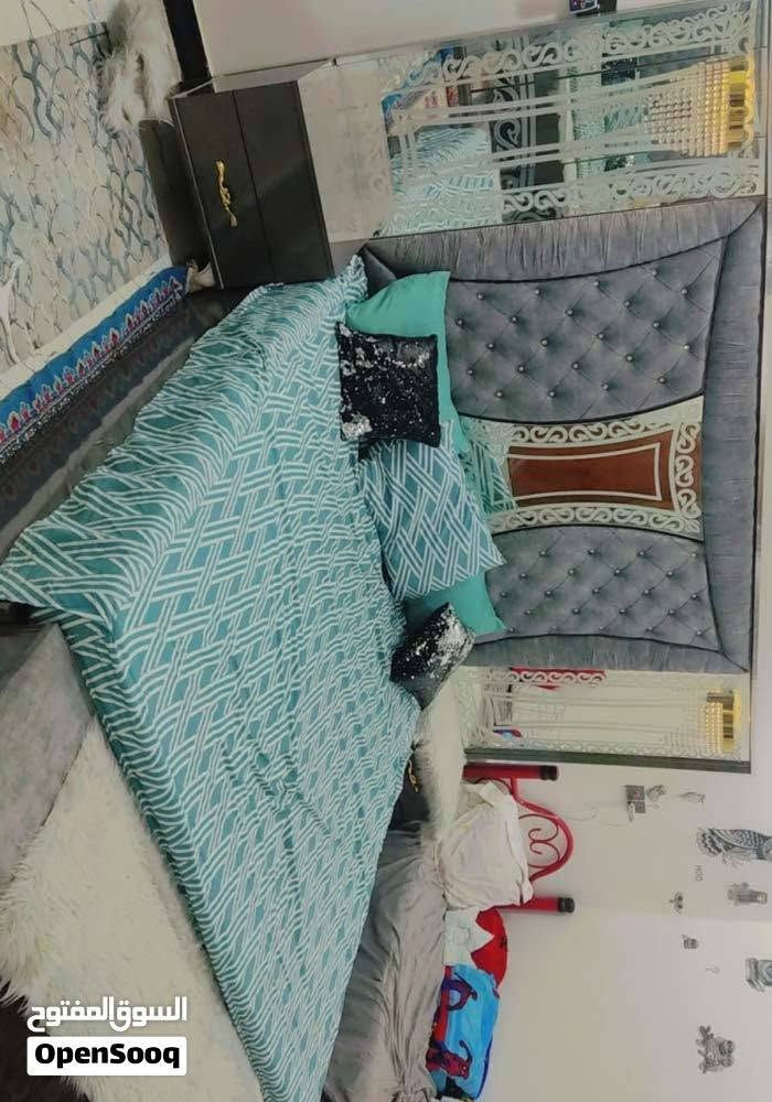 للبيع غرفه نوم تركي نضيفه 11 قطعه بيها اناره لد سعر مليون و100( مشتريها ب ٣ مليون ) ***********
