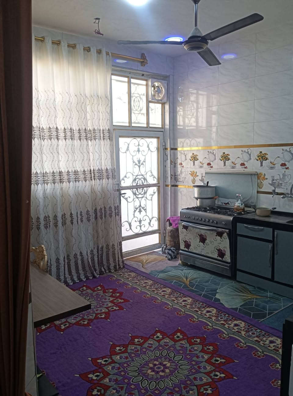 بيت للبيع المساحة ١٠٠ متر مربع ١٠ ب ١٠. نادر - التاجية الزراعي للاتصال ***********
