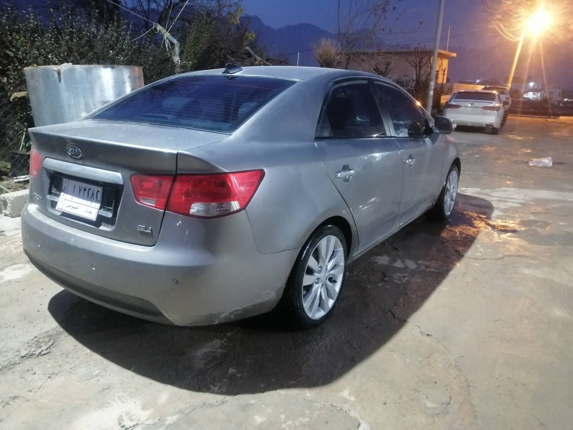 کیا سیراتۆ مودل 2010فولە بە س سلایت نیە بە سمە یە شخالە پیش و پشتی کە پسە کامل مە سرە ف کراوە براوە ی دو بە ی  52محمە ل  *********** رانية, السليمانية
