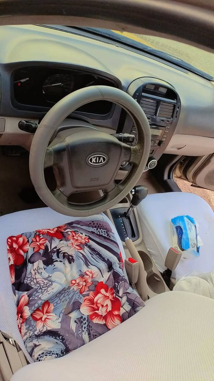 كيا سبكترا أمريكي كير ومكينه
موديل ٢٠٠٩ 
سنويه ل٢٠٢٧
مصفره هيئه وغرامات
تحويل ثاني يوم 
رقم ديالى 
محرك ٢٠٠٠
نقص تبريد 
مكان لسياره ديالى 
سعر ٧٠ بيها مجال قليل 
رقم الهاتف ***********
