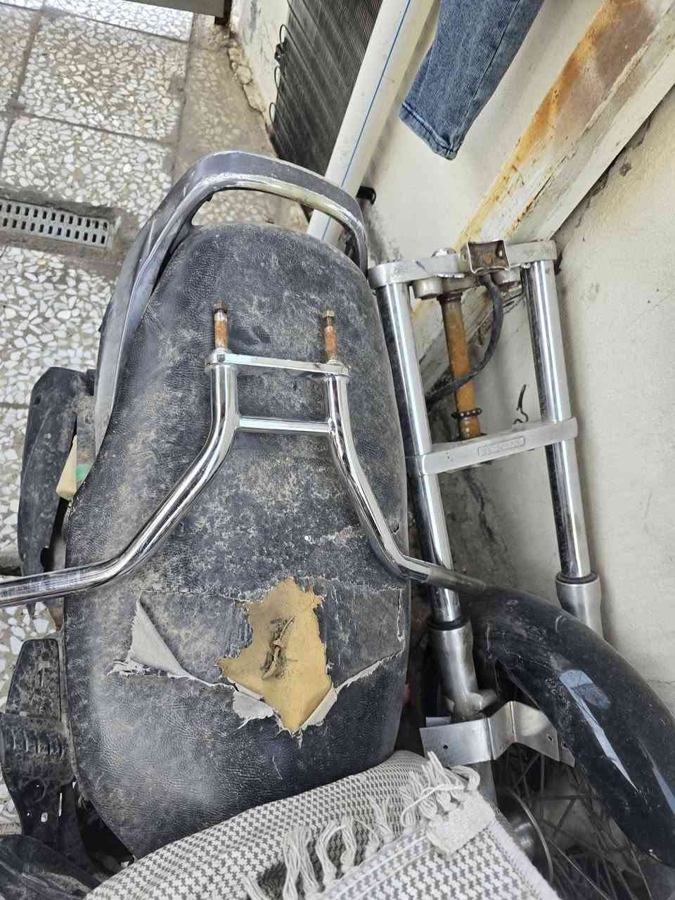 السلام عليكم
صدر ستد بلادي كامل مع التاير وفج بريك والجاملغ والستيرن وعداد السرعه
صالنصه ستد كوبرا صوت طرب
شوته ديفدسون محوره على ستد كامله


**إذا كنت صاحب هذا الإعلان وتريد حذفه لأي سبب، رجاءا أرسل رسالة إلى الدعم الفني**