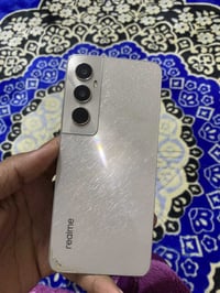 ريلمي للبيع مستخدم نضيف شراي اتصال 07814404588