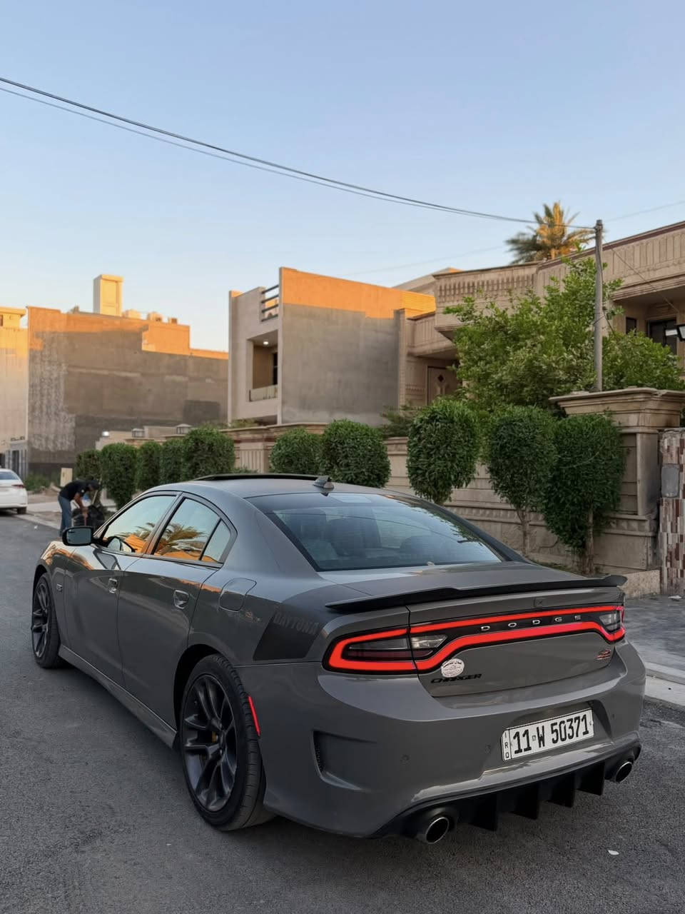 السلام وعليكم شباب للبيع 
جارجر دايتونا اصل موديل 2023 
النداء الاخير فول مواصفات 1/1 
5700 المكينه 
بدون ايرباك 
حادث بنيد  صبغ فقط 
توجد طبقه كلير في الصفحه الايمن  
ماشيه 30 كيلو 
بدون نقص كير ومكينه بلاد السياره ع وضع الشركه ما ملعوب بيه 
موقع سياره بغداد حي القادسيه 
رقم ***********
السعر 285 وبيها مجال بسيط

