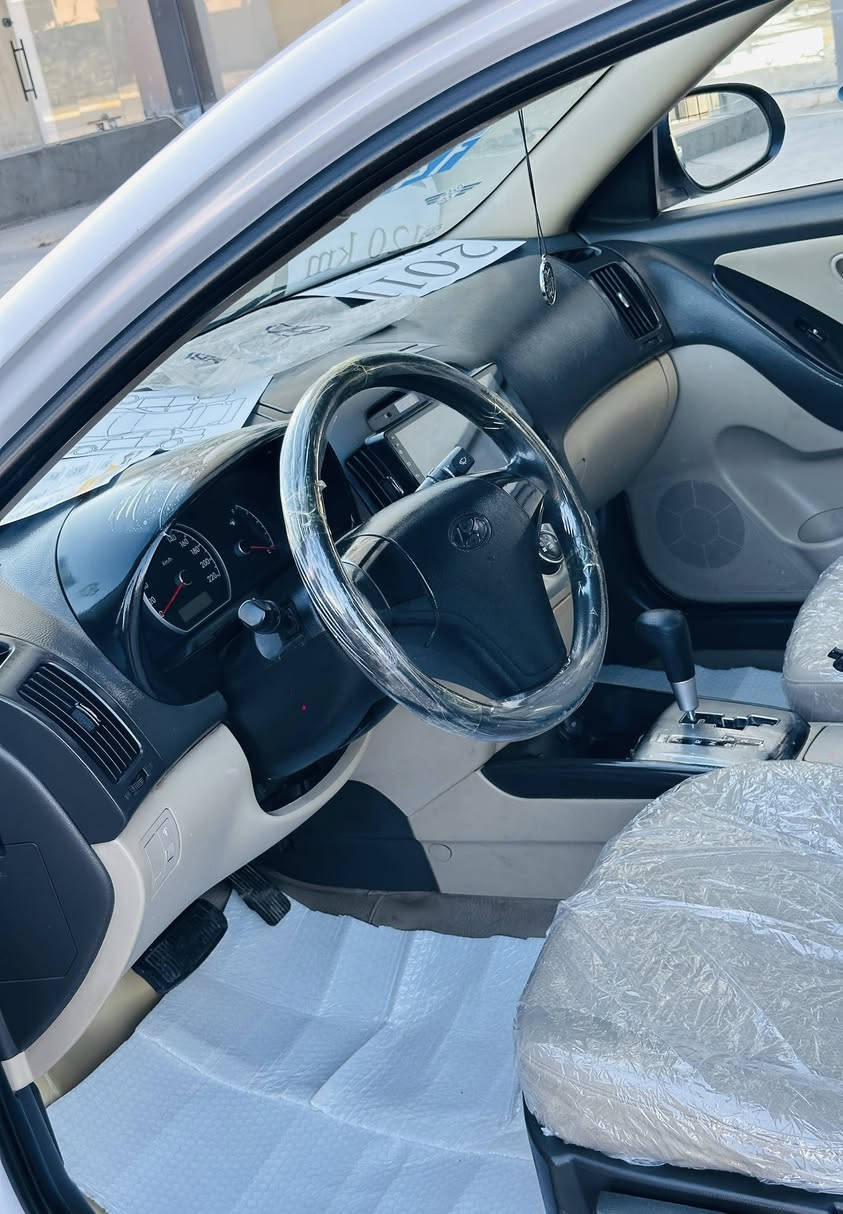 هونداي النترا خليجي2011 ابيض ثلجي ماشي 120 الف حقيقي مواصفات دكشن عالي يدة ابيض كشن جك الير ٥ ويل كروم سيارة كلين بدون صبغ بدون تعديل بدون حالوب   محرك كير بشرط تبريد ثلج ، تايرات جديدة ،  
سعرها 128  بي  مجال بسيط مكان السيارة كركوك ايسكان 
اسيا   :    ***********
كورك : ***********
