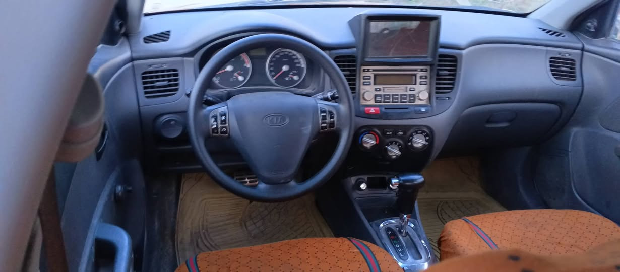 السلام عليكم 
فقط بيع
ريو موديل ٢٠٠٦ صبغ عام بيهه حادث جاملغ امامي 
السياره رقم نجف دولي 
مكينه 1600 اصل 
السياره جاهزه حداديه جديده مكينه جديده تايرات كهربائيات 
مكاني النجف 
السعر 60 وبيهه مجال قليل
للاستفسار الاتصال ***********
