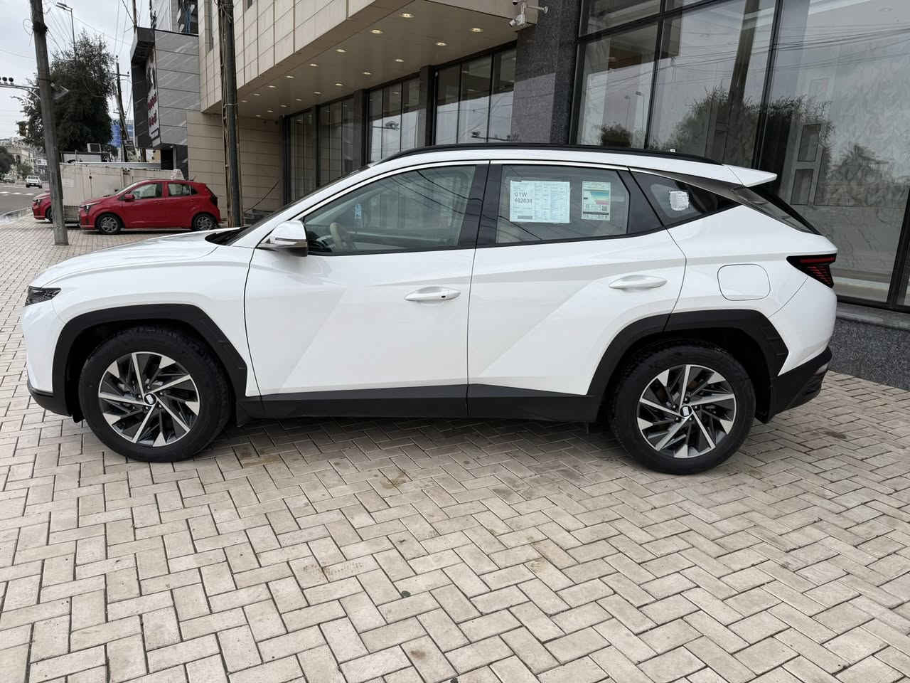 السلام عليكم 
توسان خليجي ٢٠٢٤ ضمان شركة الاولى مكفولة كفالة عامة بارد الصبغ و الرصعات حالوب السيارة جديدة حيل على وضع الزيرو ماشية 31 الف حقيقي 
مكينة 2000 دوش مكفول من الفتح و الرواجز 
كير كهربائيات تبريد كله كفالة 
بصمة تشغيل عن بعد اشاير بالمري و مري كهرباء اريل نفكيشن كشاف حساس امامي خلفي لايت زنون و بكلايت ليد 
ويل كب ١٨ هاند بريك كهرباء اوتو هولد انظمة قيادة كروز سرعة شاشة كامرة خلفية دوارة تبريد قطعتين بردات خلفية شحن واير لس و منافذ شحن تايب سي ويو اس بي داخل اوف وايت 
مكان السيارة زيونة او الكرادة
السعر 210 و بيها مجال بسيط  
***********
