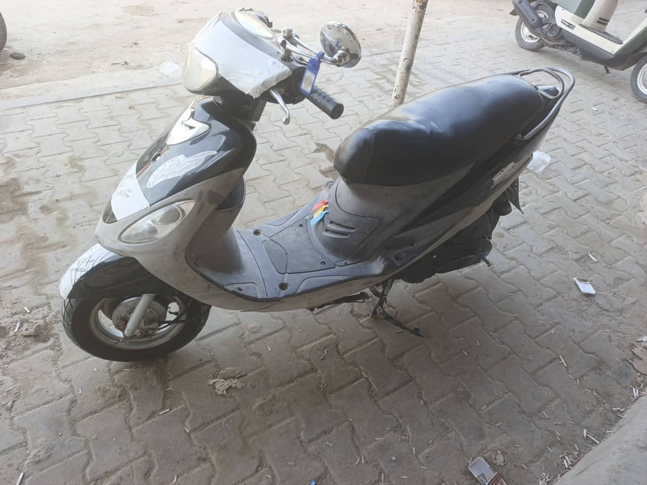 ماكس منغولي البيع  نضيفه كلهي شغاله سلف هورن لايتات شاير سعر ٦٥٠وبيهي مجال شراي ينتصل ***********
