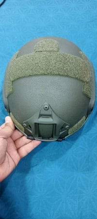 للبيع خوذه جديده ما مستخدمه ابد قيم بما يرضي الله واخذ بلعافيه مكاني ب...