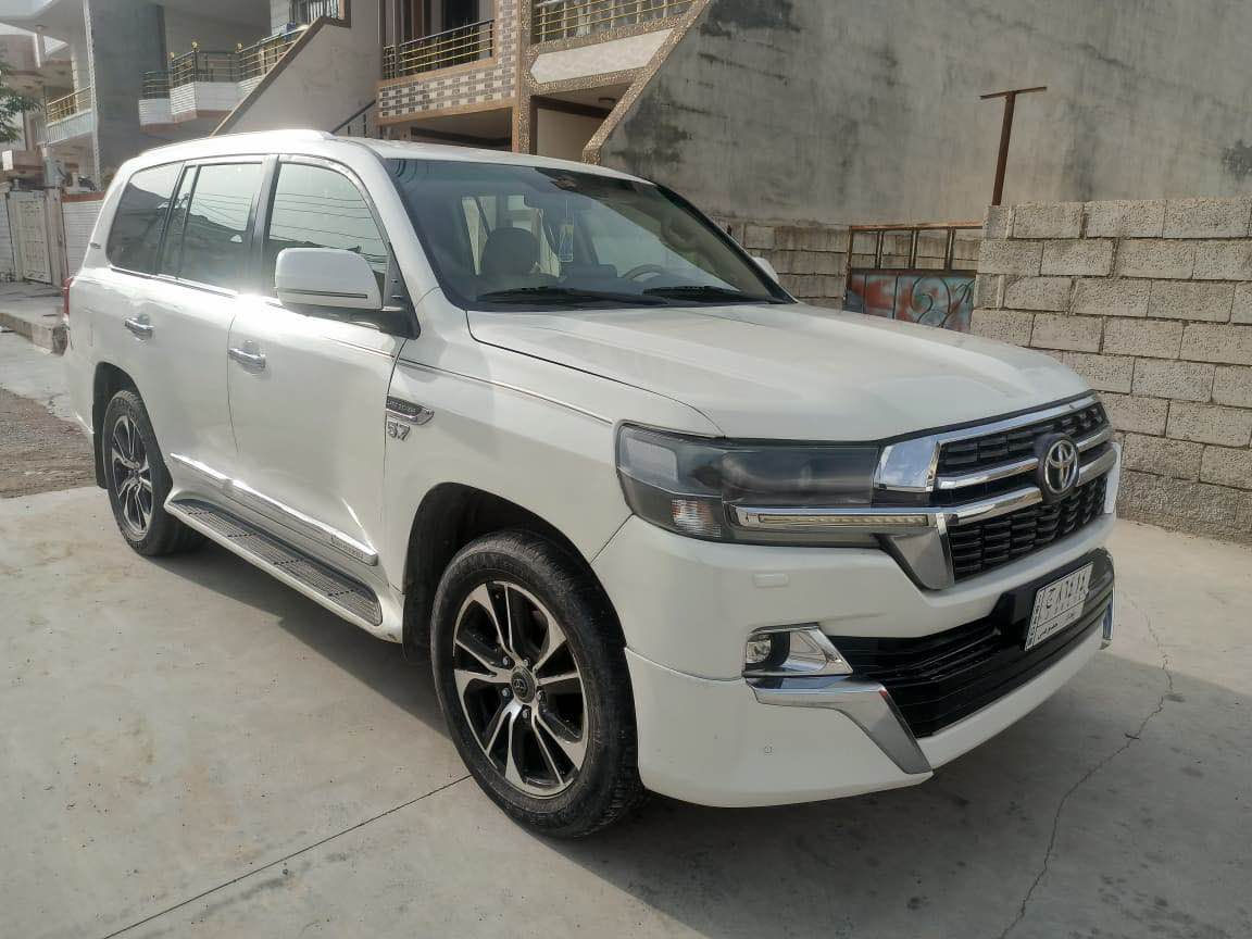 2011 كراوه به 2021
مواصفات فول VXR 6.7سه ياره يه پاكو جوانه ره قه م يعه سله به لام من به شه رت تحويل ناي فروشم 
كامل بوياخ كراوه  كيروو مه كينه كاره باي به شه رت
كورينه وه ش ده كه م 
سعري ١٧٠
*********** كالار, السليمانية
