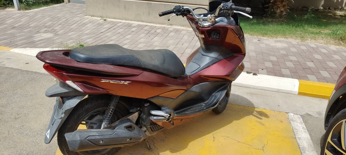 السلام عليكم 
PCX 2017 
محرك 150 
ماشيه 17 الف
السعر 12 ورقه بيها مجال قليل 
مكاني بسماية
ملاحظات: المراية اليمنه مكسوره و الكفرات الخارجية مشخطه شويه
غير ذلك دراجة نظيفه و مابيها شي


**إذا كنت صاحب هذا الإعلان وتريد حذفه لأي سبب، رجاءا أرسل رسالة إلى الدعم الفني**