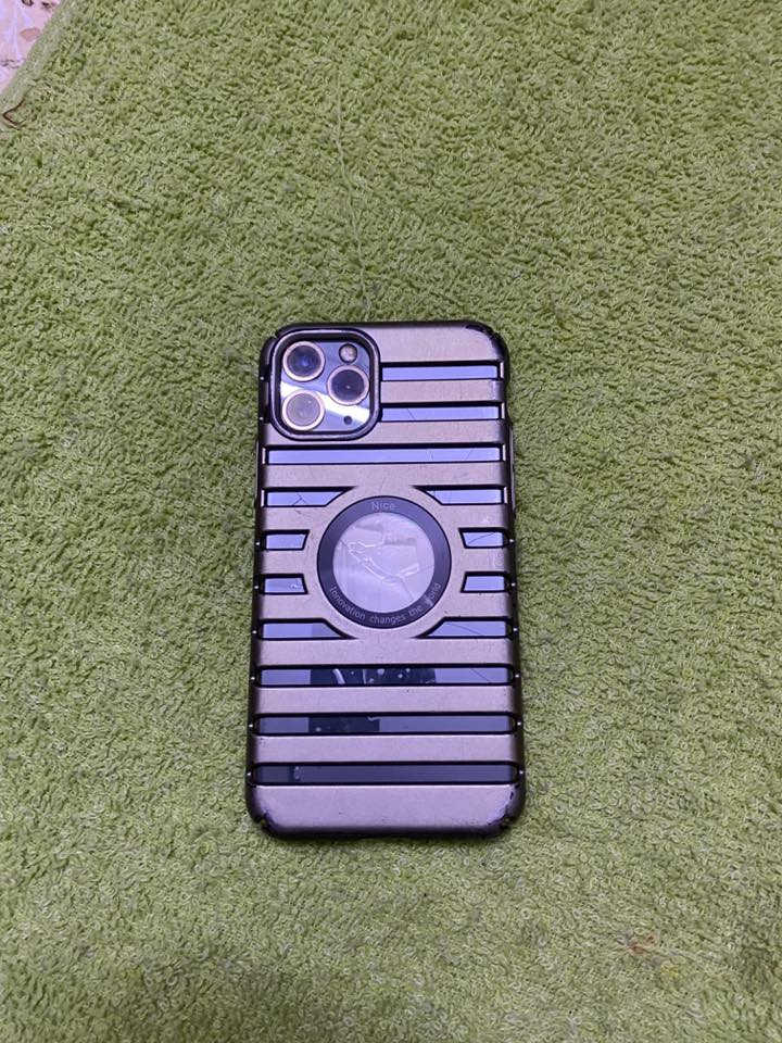 ايفون 11 برو
ذاكره 64 
مبدل بطاريه وشاشه وظهر 
والظهر مفطور 
فيس ايدي اتصال نت كامرات هزاز كله شغال 
سعره 100 قفل قفل قفل 
مكاني بغداد الدوره


**إذا كنت صاحب هذا الإعلان وتريد حذفه لأي سبب، رجاءا أرسل رسالة إلى الدعم الفني**