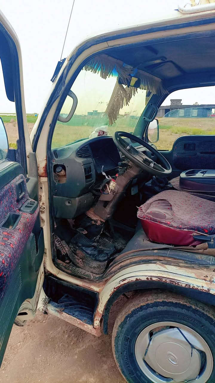 سلام عليكم سياره للبيع سامسونج موديل 2000 سياره نضافه 80٪ محرك مجفت جديد هوه والبنب كهربائيات شقاله كله ارقام انكليزي بعد شهر استلمهن رقم بغداد حمل السنويه تنتهي بعد 2 سنتين. سياره مكفول كفاله عامه سعرها 60 وبيها مجال لشراي چثير 
***********
