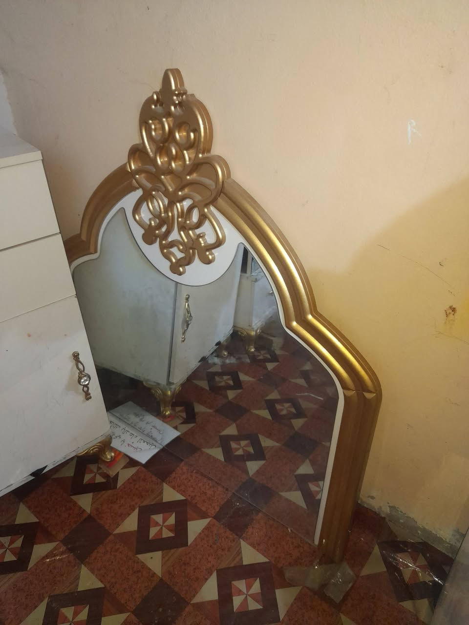 غرفه  نوم  تركي كامله اي تقص مابيه حتى برغي حاليآ امفصخه  أجرت بيت ارضية مو عدله  أصبابه


**إذا كنت صاحب هذا الإعلان وتريد حذفه لأي سبب، رجاءا أرسل رسالة إلى الدعم الفني**