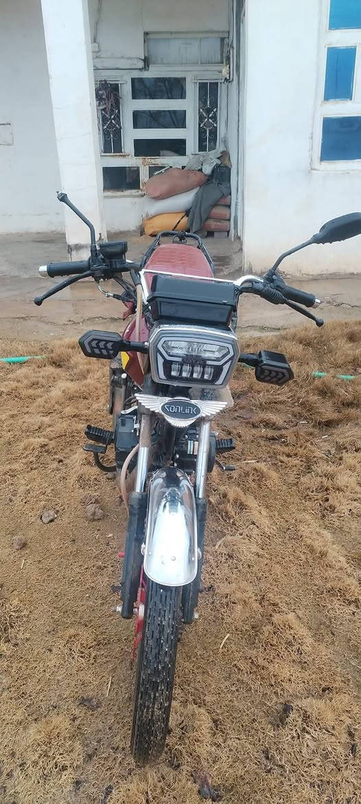 السلام عليكم
موطور 2024 تحديث 2025
صرف تبخير شرط مابي تجي تشوفو بعينك 

ابيع نقد فقط ومستعجل سعر 700وبي مجال 

مكاني الحويجة الحلوات
 ***********
