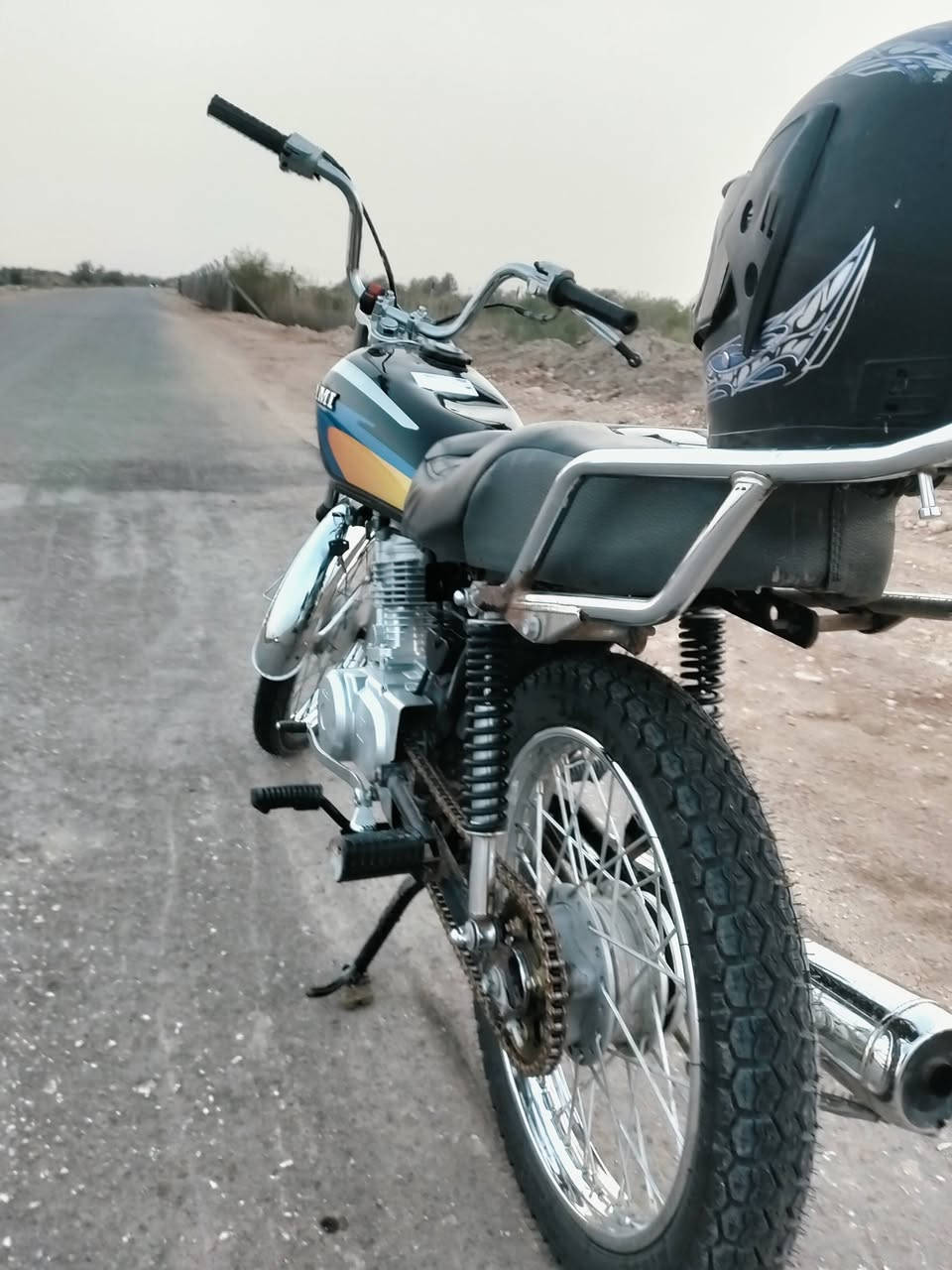 السلام عليكم ورحمة الله وبركاته 
دراجه نامه تعمير 25كله
شاصي تايكر موديل 22
دراجه خير من الله محرك ناعم سرعه خرافية وحلوه
أوراق سكنر تصير رقم بس تكلف   محرك ما مفتوح ولا برغي 
السعر 650 وبيها مجال للشراي مو يتعبني
‏ *********** ‏
مكاني ديوانيه متواجد عل فيس واذا تريد اتصل واستفسر
