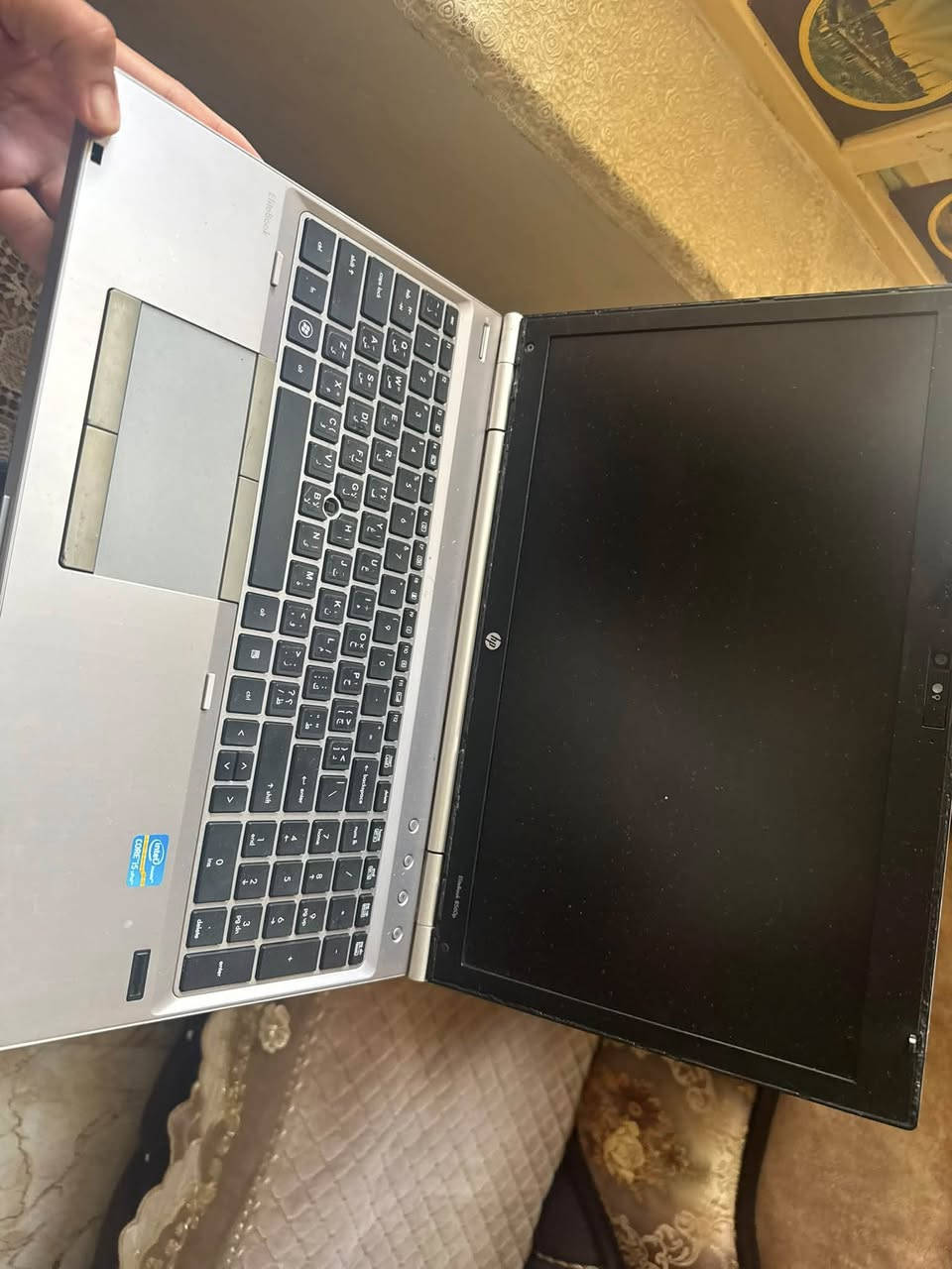السلام عليكم لابتوب للبيع بسعر مناسب 90 الف وبيها مجال
المواصفات:

* المعالج: Intel Core i5 pro-2540M @ 2.60GHz
* الرام: 4GB
* كارت الشاشة: Intel HD Graphics 3000
* بصمة اصبع 
مناسب للدراسة، التصفح، الأوفيس، واليوتيوب
بطارية تدوم لاكثر من ساعة 
اللابتوب شغال بصورة ممتازة وخالي من المشاكل
بدون هارد شرط الفحص 
التواصل خاص


**إذا كنت صاحب هذا الإعلان وتريد حذفه لأي سبب، رجاءا أرسل رسالة إلى الدعم الفني**