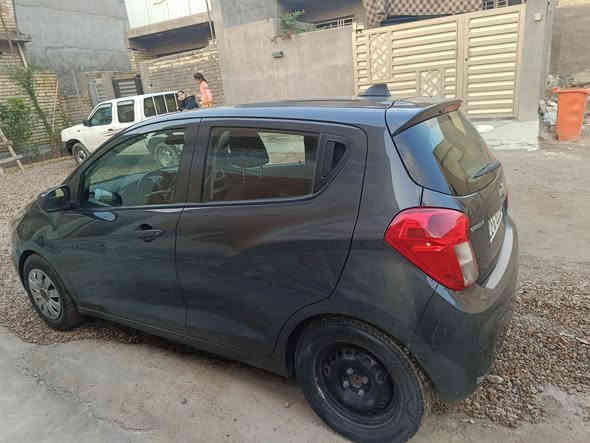 للبيع شوفرليت سبارك 19 خليجي محرك ألف وأربعمائة سيارة جاهزة بجم كبس شواصي تكم بنيد  قمارة بوب جاملغات مكفولة فقط جاملغ خلفي وباب خلفي بيها شخوط  رقم أربيل سعرها 100وبي مجال مكانها بغداد زعفرانية رقم هاتف ***********
