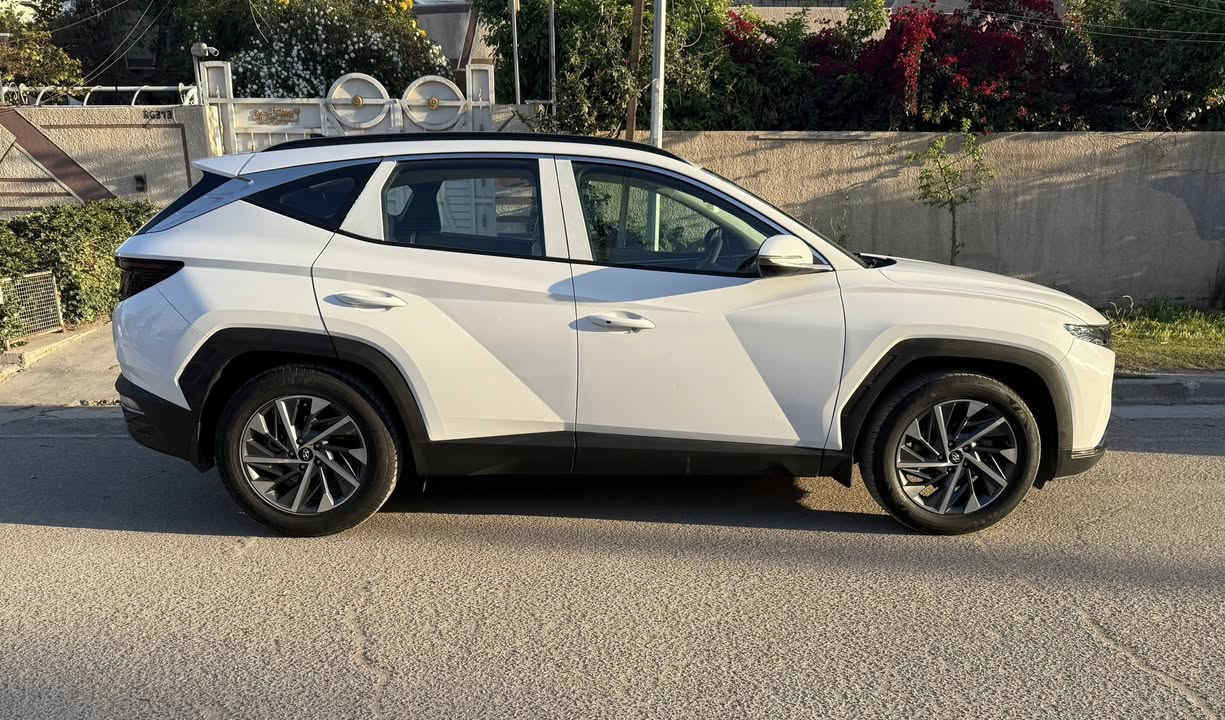 توكسان 2023
كفاله عامه من الصبغ ومن البارد 
ماشيه ٤٤ الف فول مواصفات ما عده البانو راما السعر 213 $ وبيه مجال ب اسمي ثاني تحويل
مكان السياره بغداد العامريه
***********
