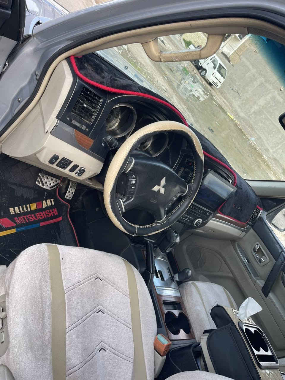 السلام عليكم باجيرو 2008 حبتور فول مواصفات فتحه حساسات دمام مري شفط كشن جلد كشن كهرباء كير ومكينه لاصرف ولا بخار صدر تايرات تبريد كله جديد بيها صبغ 3 قطع اثر جراد موجوده صور قبل الصبغ السياره جاهزه من كلشي مكانها بغداد السعر 103 وبيها مجال ***********
