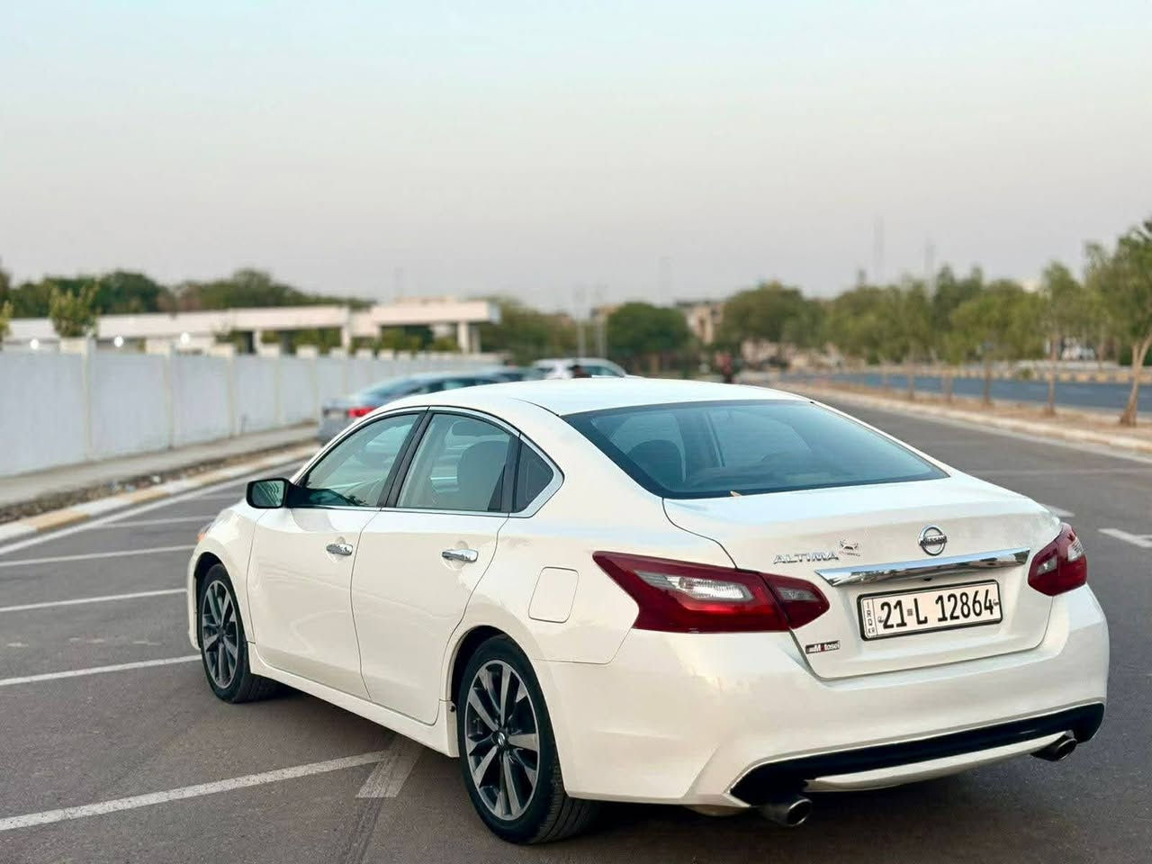 السلام عليكم ورحمه الله وبركاته 
نيسان التيما
2018
بلااااااش والسعر بي مجال بسيط
ماشيه 82 مايل
بدووووون ايرباك
صور السياره والسونار ورقم الشاصي بالمنشور
داخله كلين
چامرلاغ واحد فقط مبدل ومصبوغ السبب ماطور ضاربه وتكحيلات بسيبيطه
گير محرك تبريد تدفئه كله بشررررط
رقم سليمانيه الجديد
سنويه لحد 2030
مابيه ااااي نقص
السعر 130 وبي مجال بسيط للشراي الجاد
مكانه ديالى خانقين
الخاص مفتوح
للاستفسار ***********
