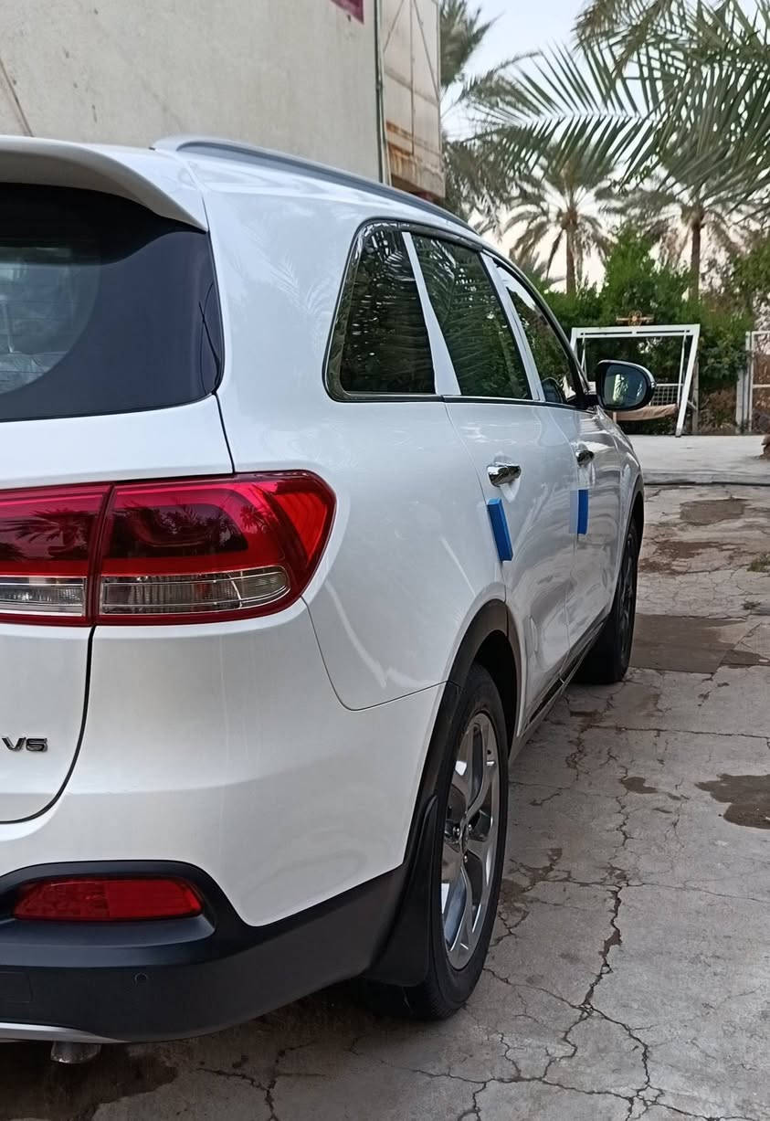 سورنتو خليجي 2017 رقم بغداد مشروع وطني 
مكفوله كفاله عامه من صبغ وفتح وتبديل وبارد 
عدا كارت مقدار اقل من شبر خاليه من شخط ورصعات 
محرك كير كفاله مامفتوح 
6 سلندر بصمه 
7 راكب تبريد 3 قطع علامة سورنتو بالدوسه 
داخل جلد لونين كشن كهربائي زراكة للايت 
جنطه كهربائية مري شفط انظمة قياده تشغيل لايت عند الفتح او التقفيل وياله عنكبوت لايت زنون اصلي شركه 
حساس امامي خلفي علامة ترحيب عند الاقتراب 
كامرا دواره شاشه كبيره السياره بوضع الشركه 
كتلوكات وبصمات السياره جديده جداً 
السعر 220 $
 المكان بابل ( *********** )
