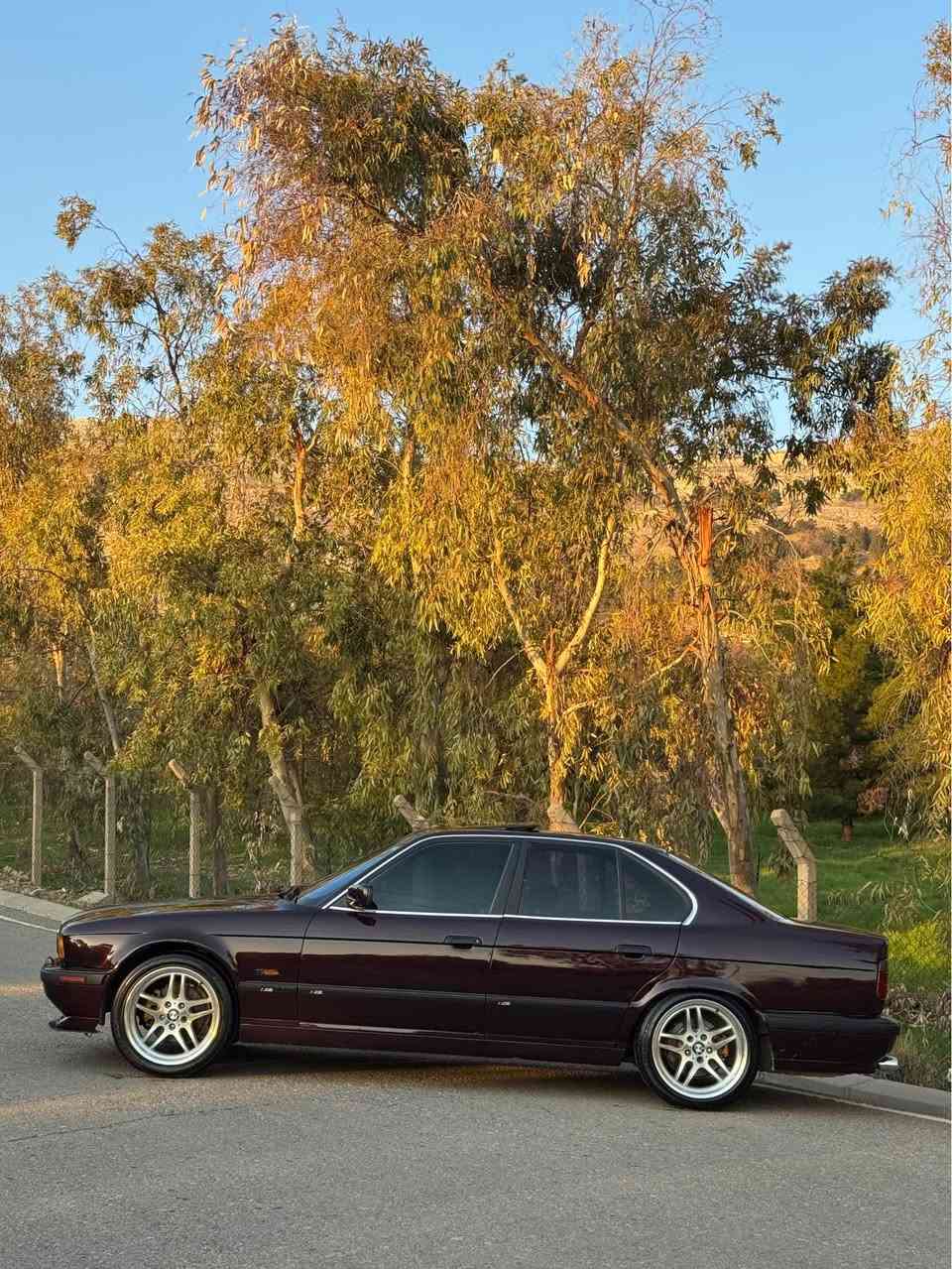 شتي داسنق و شاز و تايبه ت
BMW.1991.525i.فولي گيرعادي
سه نه وي و ژينگه تا 2030 به ناوي خوم مواسفات سلايد.چوار جام كاره بايي.ABS. تبريد.حه وت. باليف.كوشن جلد.سوكان ئيرباگ.
په رده.دعامي M لايت ئه لقه ده بل عده سه.زينون.ويل و تايه لوك M18تايه شبح بيلادي 525گيرعادي.پيش پان .سه ياره كي تا بلي توندو توله و كپ گشت گياني بيلاد ماوه. مه كينه لوك بوخاريش به شه رت .قوه ت به شه رت.سه ياره كه ئي ده ستي خومان بووه لي بيمنه تين پيش و دواي كه پس كامل فرن كراوه بو كواني سقف بي معجون هه موو گياني به شه رت بو زانياري زياتر تيل بكه شوين كويه
***********.*********** كويسينجاك, أربيل
